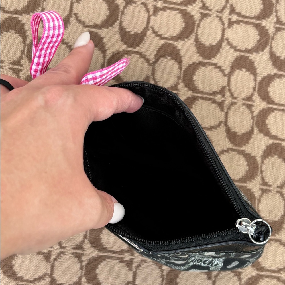 Coach Pouch - image 6